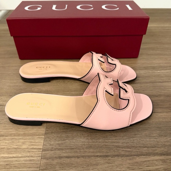 Gucci slide sandal with Interlocking G - Picture 2 of 7